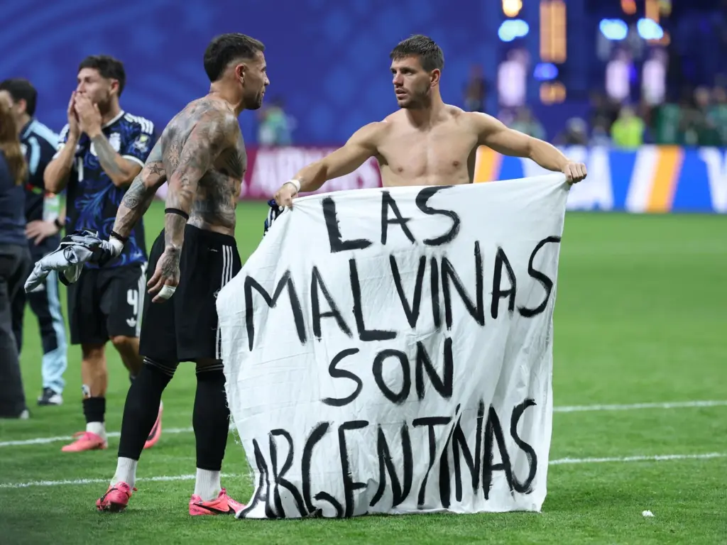 UK says Falkland Islands 'definitely ours' after Argentina banner
