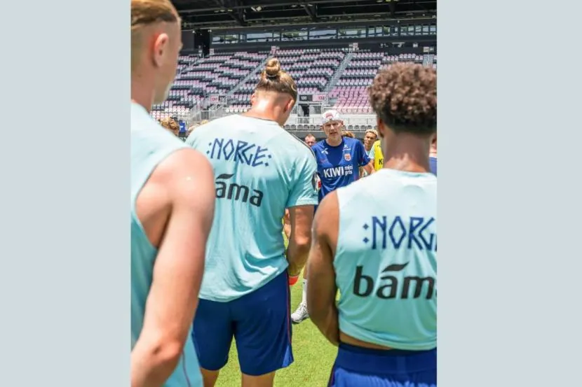 Norway coach Stale Solbakken speaks to players during training