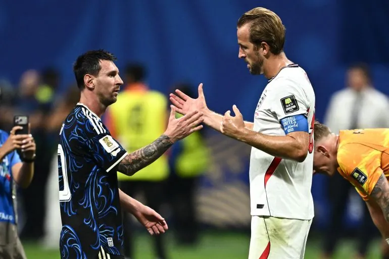 Soccer Football - FIFA World Cup 2026 - Semi Final - England v Argentina - Atlanta Stadium, Atlanta, Georgia, U.S. - July 15, 2026 Argentina's Lionel Messi shakes hands with England's Harry Kane at the end of the match REUTERS/Dylan Martinez